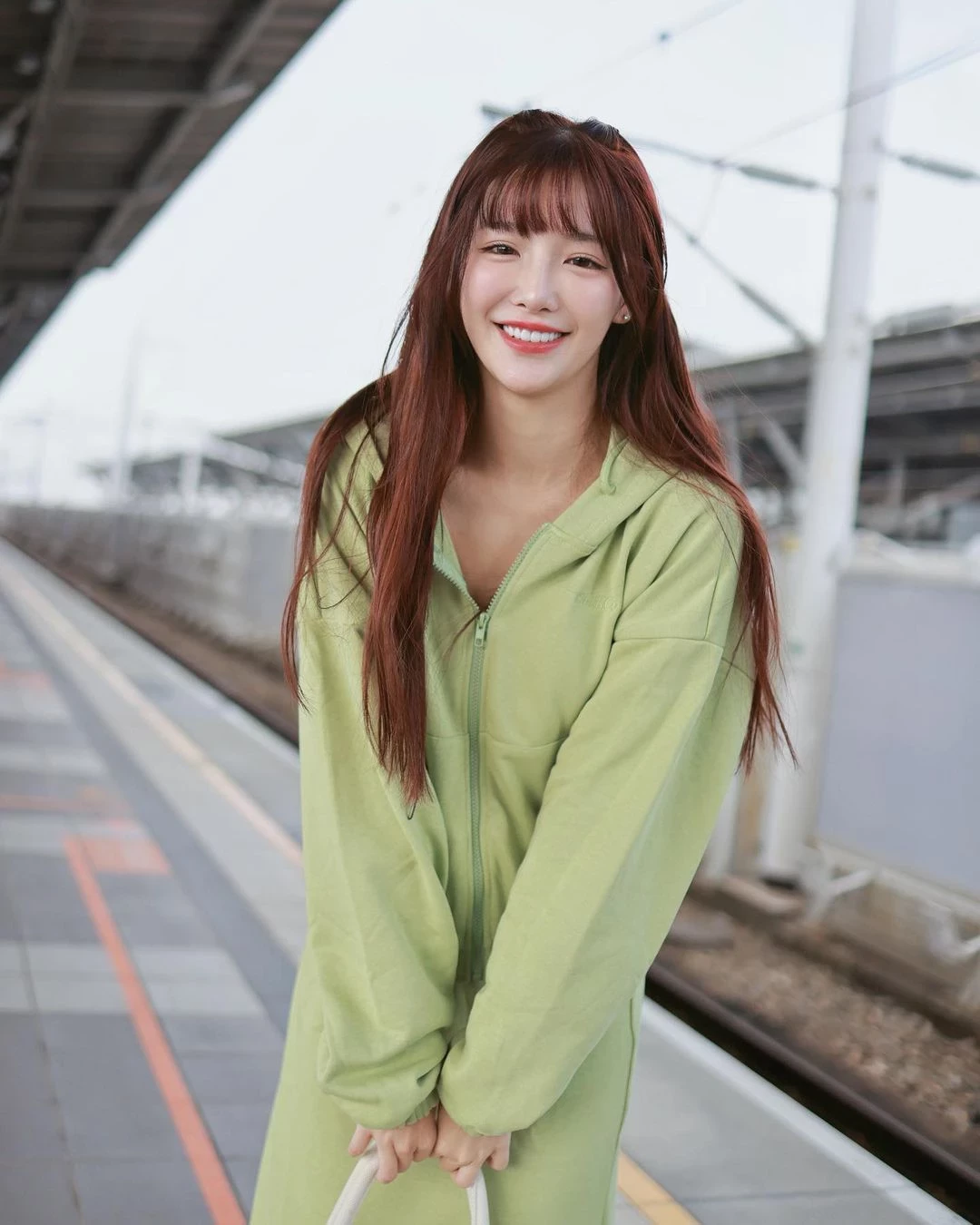 气质女神“李恩菲x菲菲”甜美外型让人恋爱了！ [10P]